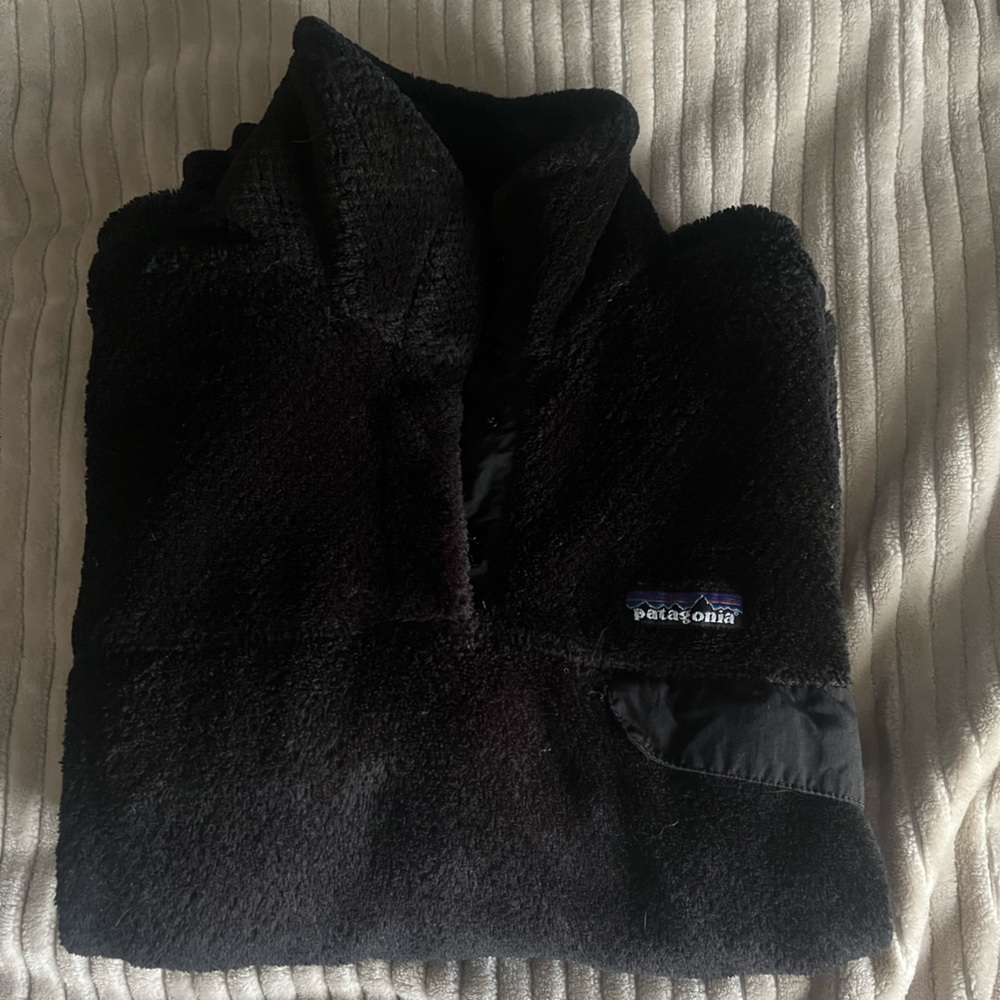 PATAGONIA BLACK SWEATSHIRT - size L
